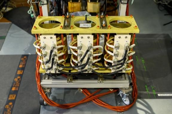 SuperGrid Institute Medium frequency tranformer characterisation test platform