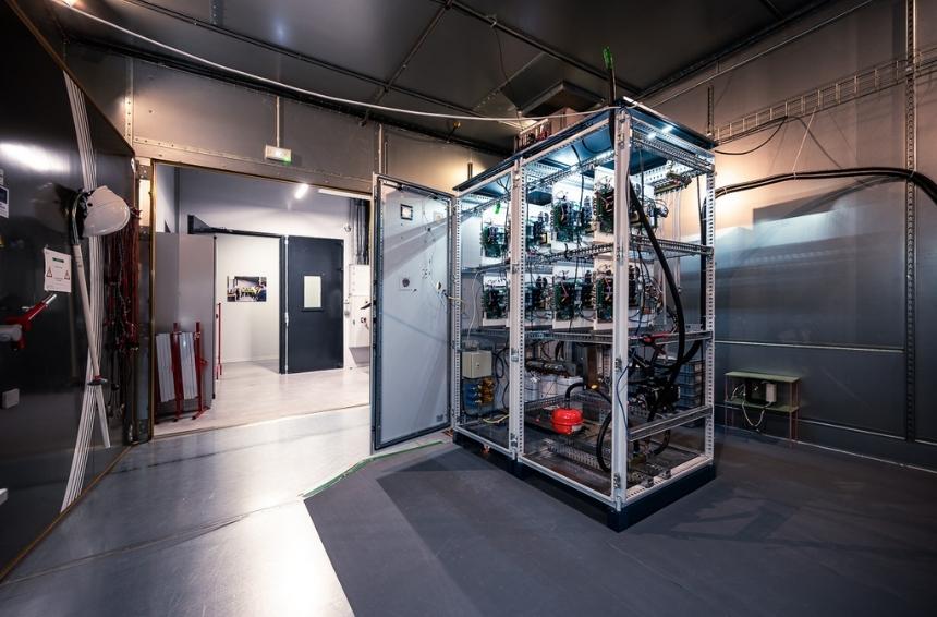 High power Medium Frequency Transformer working at several kHz to several tens of kHz