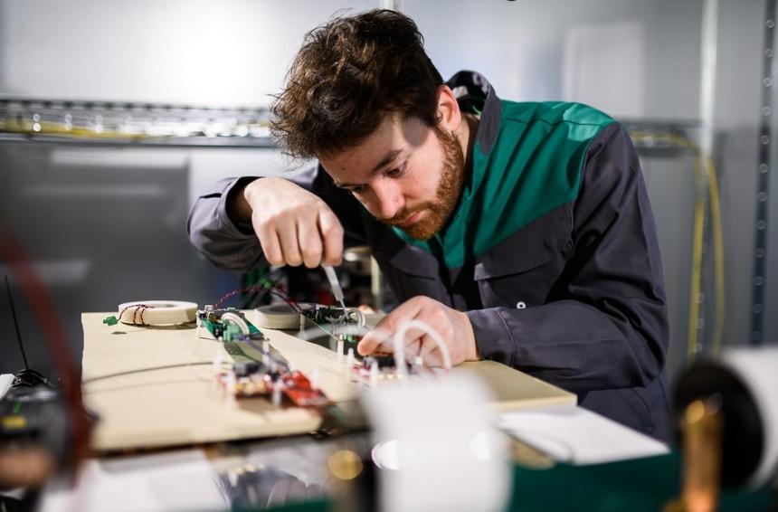 The Power electronics & converters research programme at SuperGrid Institute focuses on developing power electronics technologies that meet the requirements of the future DC grid.